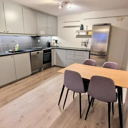 2 Bedroom Near Tromso Apartment Kvaloya